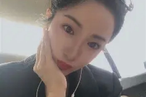 网红丹丹再翻车!印度火车没座位被她夸成一家团圆神设计！