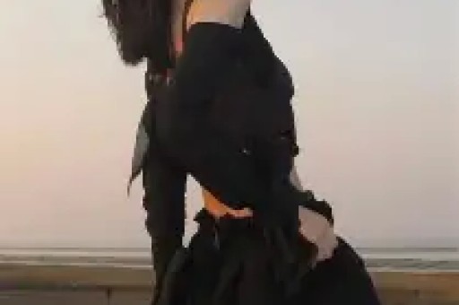39岁范冰冰参加婚礼被曝光！素面朝天无明星架子网友：挺白挺胖