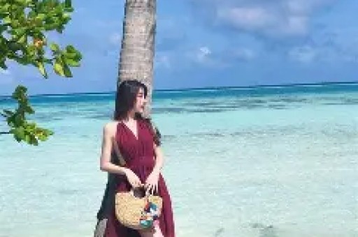 女明星大瓜离过婚有固定情人还约会小鲜肉王菲那英张雨绮躺枪